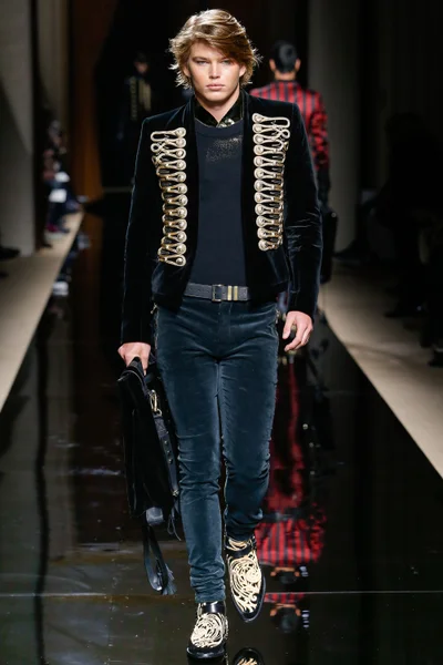 Look 7